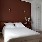 Briand Devient Ipl Hotel 3*