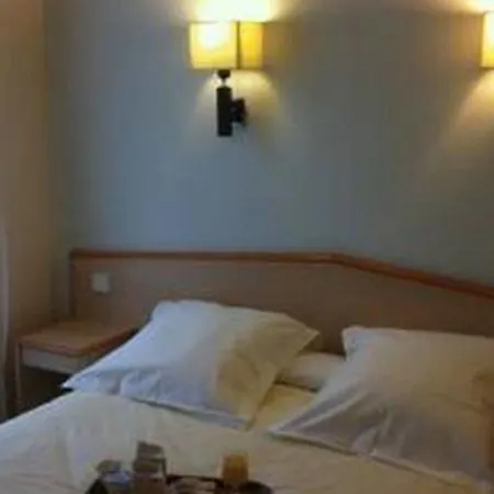 Briand Devient Ipl 3* Levallois-Perret